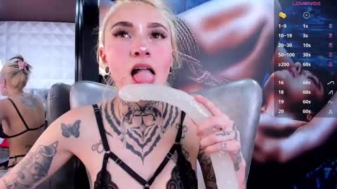 Snapshot of miss___angel chatting on February 15, 6:23 pm miss___angel online show from February 15, 6:23 pm