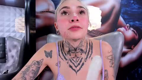 Snapshot of miss___angel chatting on February 26, 12:05 am miss___angel online show from February 26, 12:05 am