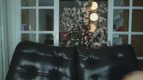 Snapshot of miss___angel chatting on February 7, 11:03 am miss___angel online show from February 7, 11:03 am