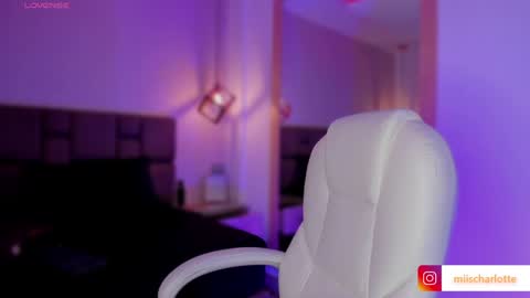 Snapshot of miss__charlotte_ chatting on December 27, 4:15 am Charlotte online show from December 27, 4:15 am