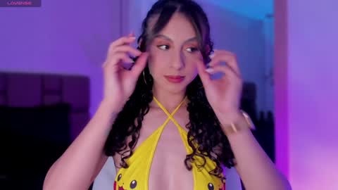 Snapshot of miss__charlotte_ chatting on January 17, 8:22 pm Charlotte online show from January 17, 8:22 pm