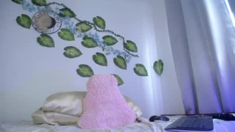          online show from April 16, 7:03 pm