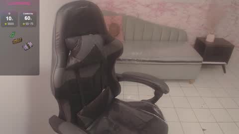 Snapshot of miss_andrea_t chatting on January 14, 10:59 am andrea online show from January 14, 10:59 am