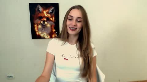 Snapshot of miss_angelina_ chatting on September 24, 6:28 am Angelina online show from September 24, 6:28 am