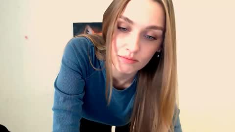 Snapshot of miss_angelina_ chatting on October 7, 5:59 am Angelina online show from October 7, 5:59 am