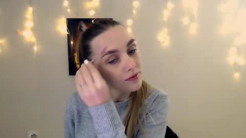 Snapshot of miss_angelina_ chatting on November 24, 9:53 am Angelina online show from November 24, 9:53 am