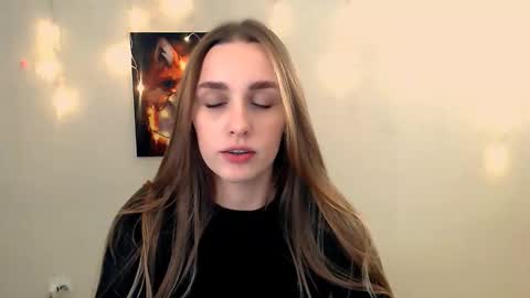 Snapshot of miss_angelina_ chatting on November 25, 10:15 am Angelina online show from November 25, 10:15 am