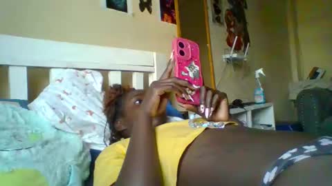 Snapshot of miss_atitude chatting on October 16, 4:24 am miss_atitude online show from October 16, 4:24 am