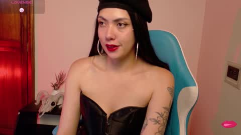 Snapshot of miss_auroraa chatting on November 19, 1:27 am Aurora online show from November 19, 1:27 am