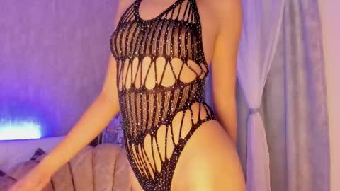 Snapshot of miss_brenda_ chatting on November 11, 3:28 am Camila online show from November 11, 3:28 am