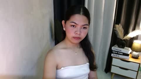 Snapshot of miss_briella chatting on November 3, 12:02 am Briella online show from November 3, 12:02 am