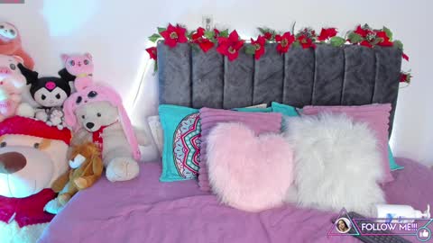 Snapshot of miss_brunette_ chatting on December 12, 3:21 am lucy 3 online show from December 12, 3:21 am