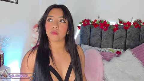 Snapshot of miss_brunette_ chatting on December 27, 11:42 pm lucy 3 online show from December 27, 11:42 pm