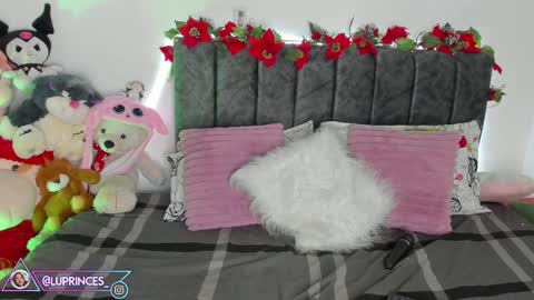 Snapshot of miss_brunette_ chatting on December 31, 9:06 pm lucy 3 online show from December 31, 9:06 pm