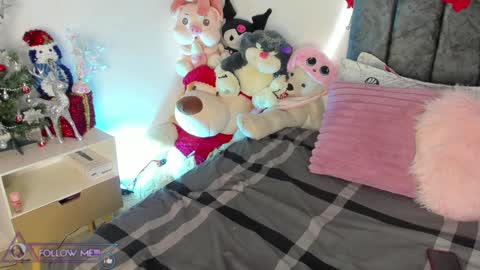 Snapshot of miss_brunette_ chatting on January 3, 12:43 am lucy 3 online show from January 3, 12:43 am