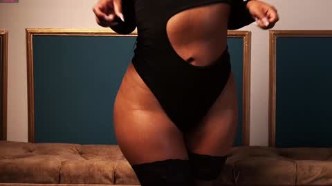 Snapshot of miss_brunette_ chatting on January 7, 12:24 am lucy 3 online show from January 7, 12:24 am