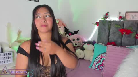 Snapshot of miss_brunette_ chatting on January 24, 11:12 pm lucy 3 online show from January 24, 11:12 pm
