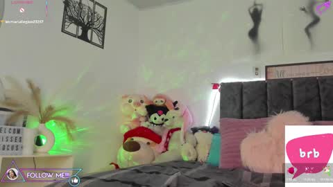 Snapshot of miss_brunette_ chatting on March 5, 10:21 pm lucy 3 online show from March 5, 10:21 pm
