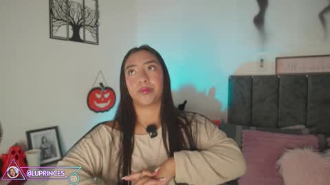 Snapshot of miss_brunette_ chatting on October 11, 7:34 pm lucy 3 online show from October 11, 7:34 pm