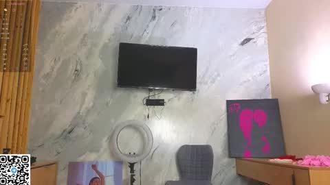 Snapshot of miss_bubbles chatting on November 22, 12:42 am Sandy online show from November 22, 12:42 am