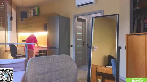 Sandy online show from April 1, 1:17 am