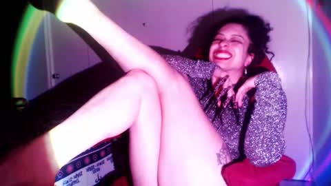 Snapshot of miss_carmila chatting on October 28, 11:18 pm Miss Carmila online show from October 28, 11:18 pm