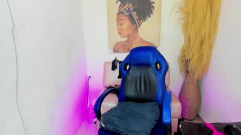 Snapshot of miss_channellx chatting on October 11, 5:50 am miss_channellx online show from October 11, 5:50 am