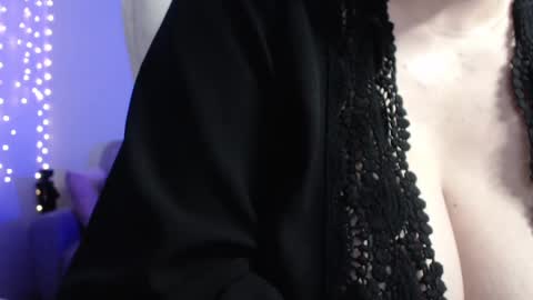 Snapshot of miss_daniels chatting on February 22, 4:19 pm liza online show from February 22, 4:19 pm