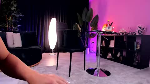 Snapshot of miss_ema_divine chatting on September 27, 3:28 pm Miss Ema Devine online show from September 27, 3:28 pm