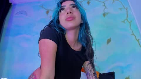 miss_evans_ online show from October 23, 9:41 am