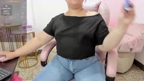 Snapshot of miss_francheska chatting on October 7, 11:40 am Francheska online show from October 7, 11:40 am