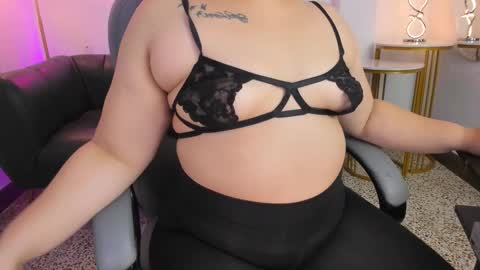 Snapshot of miss_francheska chatting on November 17, 12:00 pm Francheska online show from November 17, 12:00 pm