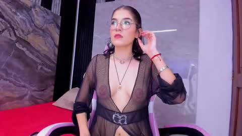 Miss Kim  online show from October 7, 8:39 pm