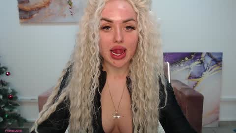 miss_kiten online show from February 3, 2:47 am