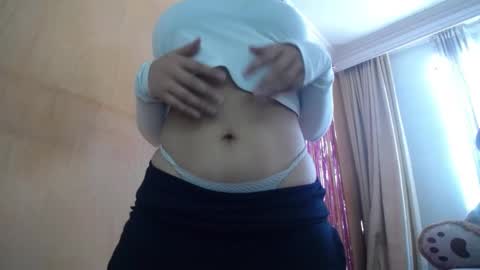 lilieth  online show from February 15, 5:17 pm