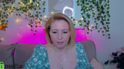 miss_lisaa online show from November 15, 2:53 am