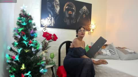 Snapshot of miss_lucero1 chatting on January 2, 1:49 am lucero online show from January 2, 1:49 am