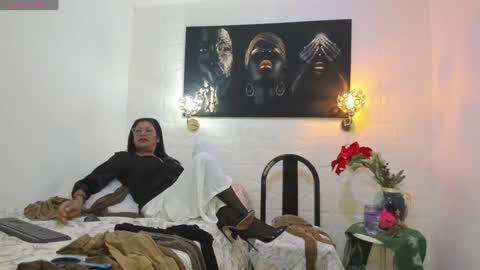 Snapshot of miss_lucero1 chatting on January 16, 12:23 am lucero online show from January 16, 12:23 am