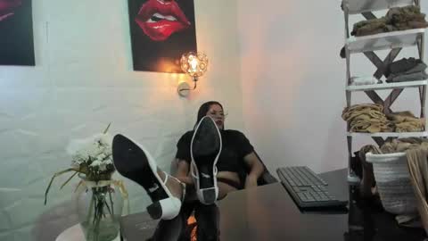 Snapshot of miss_lucero1 chatting on March 11, 1:59 am lucero online show from March 11, 1:59 am