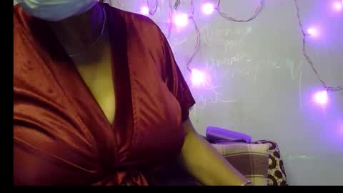 Snapshot of miss_mahi69 chatting on December 18, 1:28 pm Mahi online show from December 18, 1:28 pm