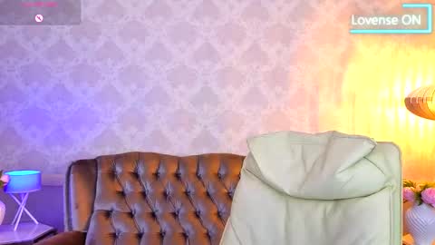 Snapshot of miss_martini chatting on November 2, 6:38 am online show from November 2, 6:38 am