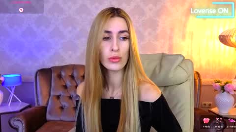 Snapshot of miss_martini chatting on November 3, 6:47 am online show from November 3, 6:47 am