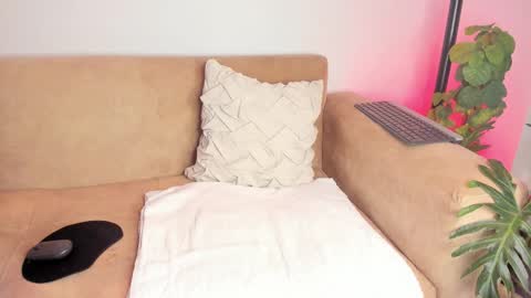 Snapshot of miss_melanie18 chatting on November 28, 1:08 am Alejandra online show from November 28, 1:08 am