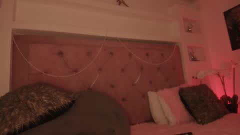 Melissa   online show from February 20, 4:57 pm