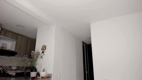 Snapshot of miss_myers chatting on February 25, 10:26 am Goddess Myers thumb up is important for me kisses online show from February 25, 10:26 am