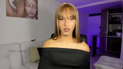 Snapshot of miss_myers chatting on October 30, 10:54 pm Goddess Myers thumb up is important for me kisses online show from October 30, 10:54 pm