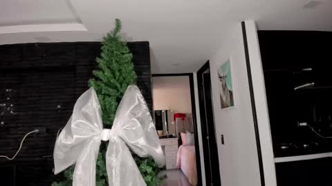 Snapshot of miss_myers chatting on November 30, 1:04 pm Goddess Myers thumb up is important for me kisses online show from November 30, 1:04 pm