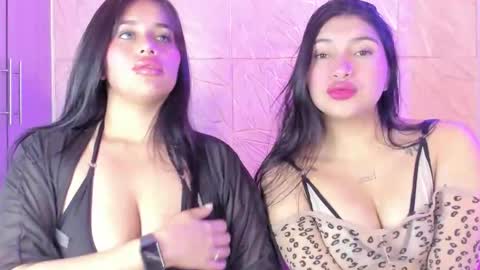 Snapshot of miss_saraxxx chatting on November 28, 10:01 pm Angel Sophie Tif online show from November 28, 10:01 pm