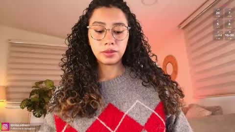 Amy Olivera online show from April 14, 1:06 pm