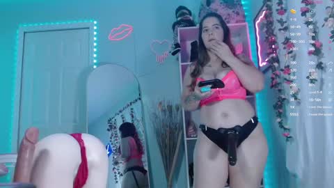 Snapshot of miss_strapon chatting on October 13, 2:39 pm Goddess Laura online show from October 13, 2:39 pm